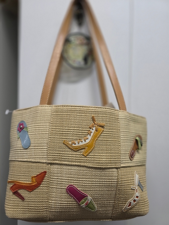 Boutique Handbags - Women’s Beige Straw Tote Bag with Shoe Patch Accents